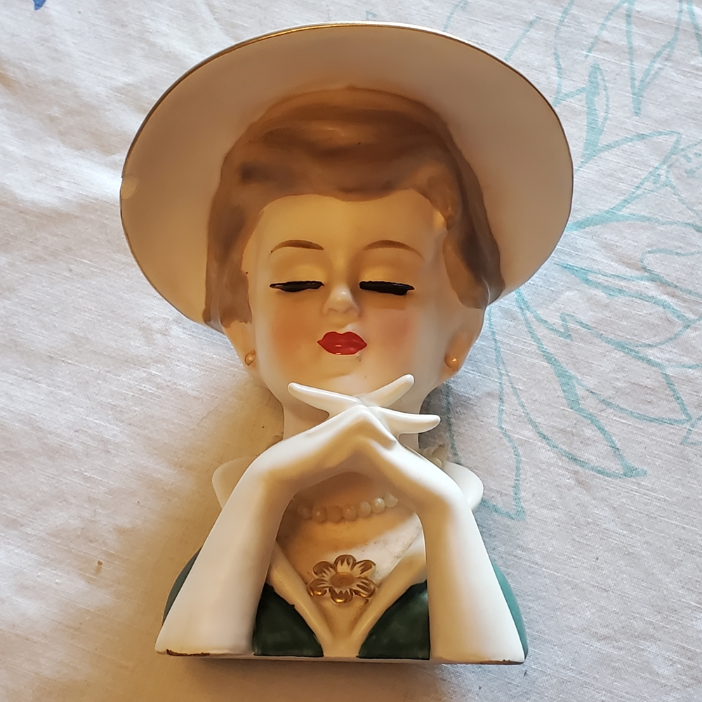 Elegant Lady Head Vase - Cream and Green